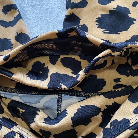 High Waist Animal Print Leopard Print legging M New In Package Brown leopard - Picture 7 of 8